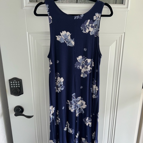 Floral Sleeveless Navy Dress - Picture 4 of 4
